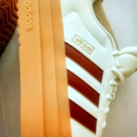 Adidas VL Court Bold Platform Sneakers Wonder White Shadow Red NWOB Men11/Wom12
